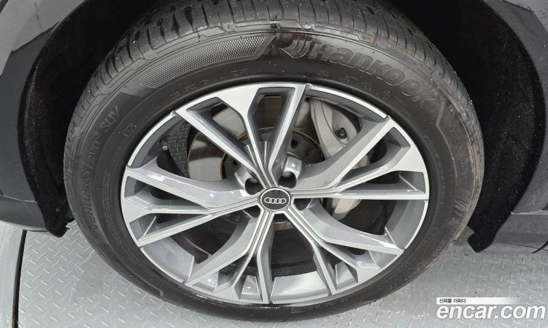 Audi Q8 55 TFSI Quattro Premium