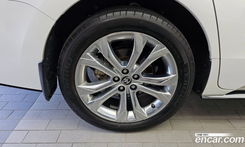 Toyota Sienna 2.5 Hybrid 2WD