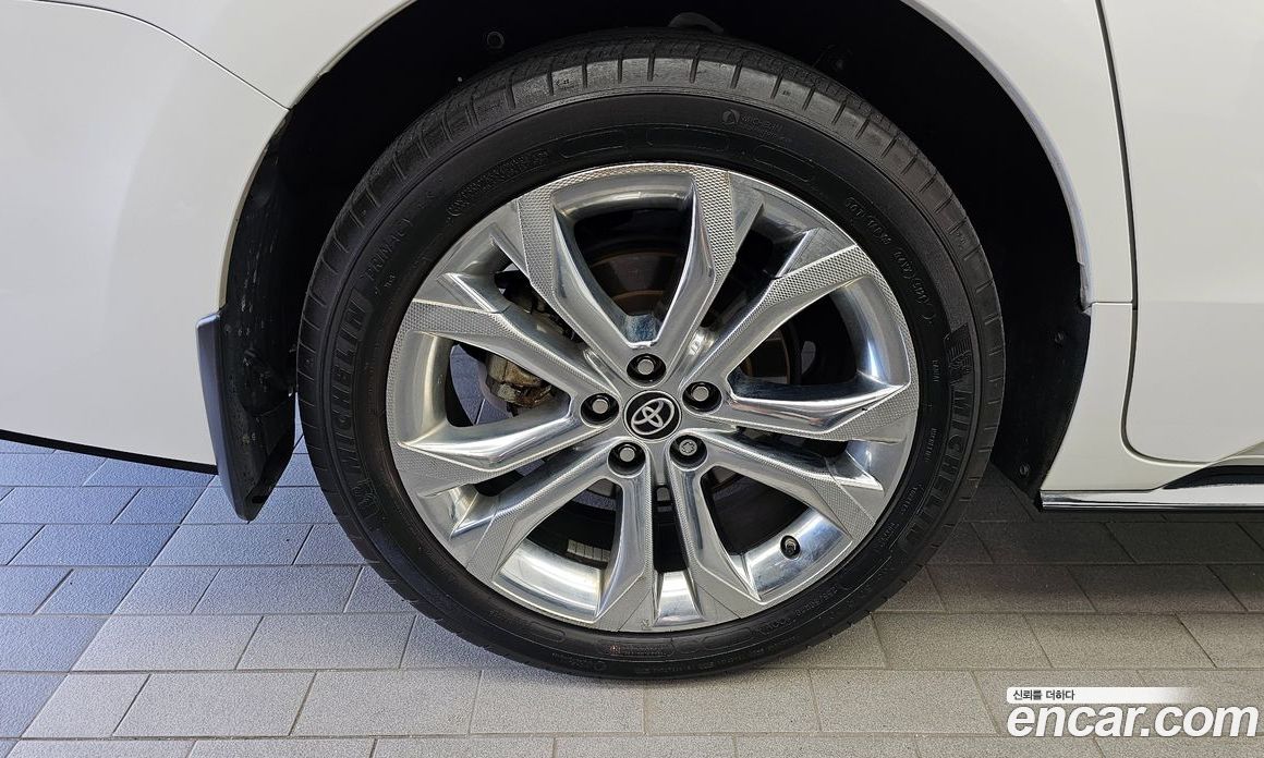 Toyota Sienna 2.5 Hybrid 2WD