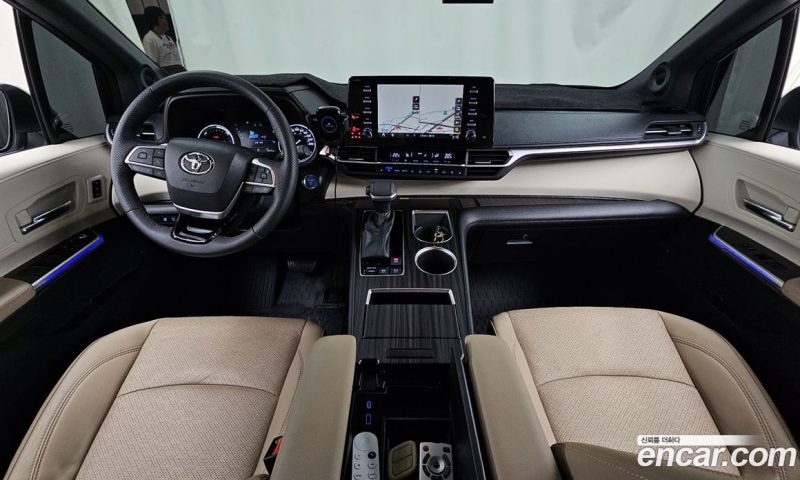 Toyota Sienna 2.5 Hybrid 2WD