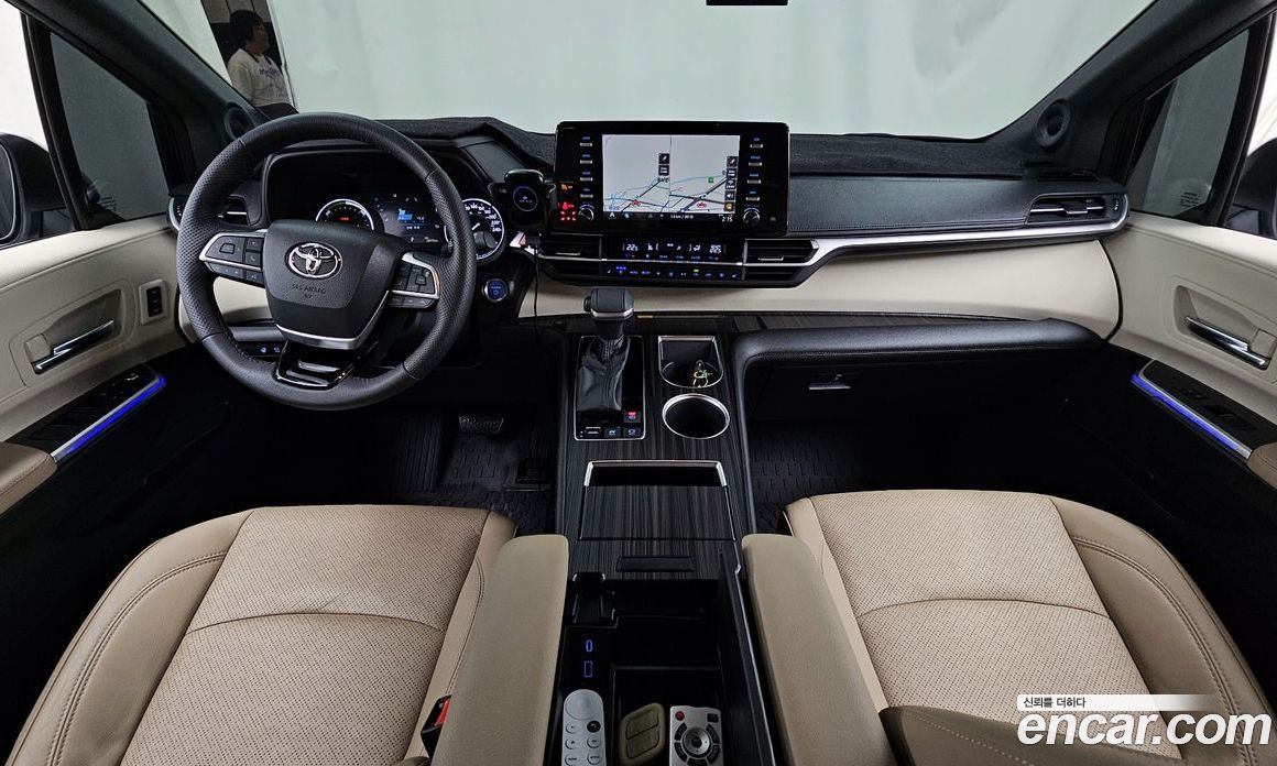 Toyota Sienna 2.5 Hybrid 2WD