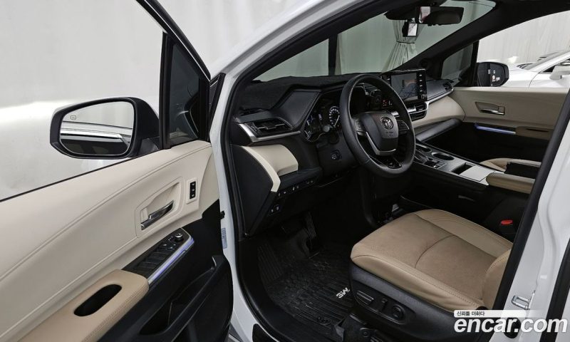 Toyota Sienna 2.5 Hybrid 2WD
