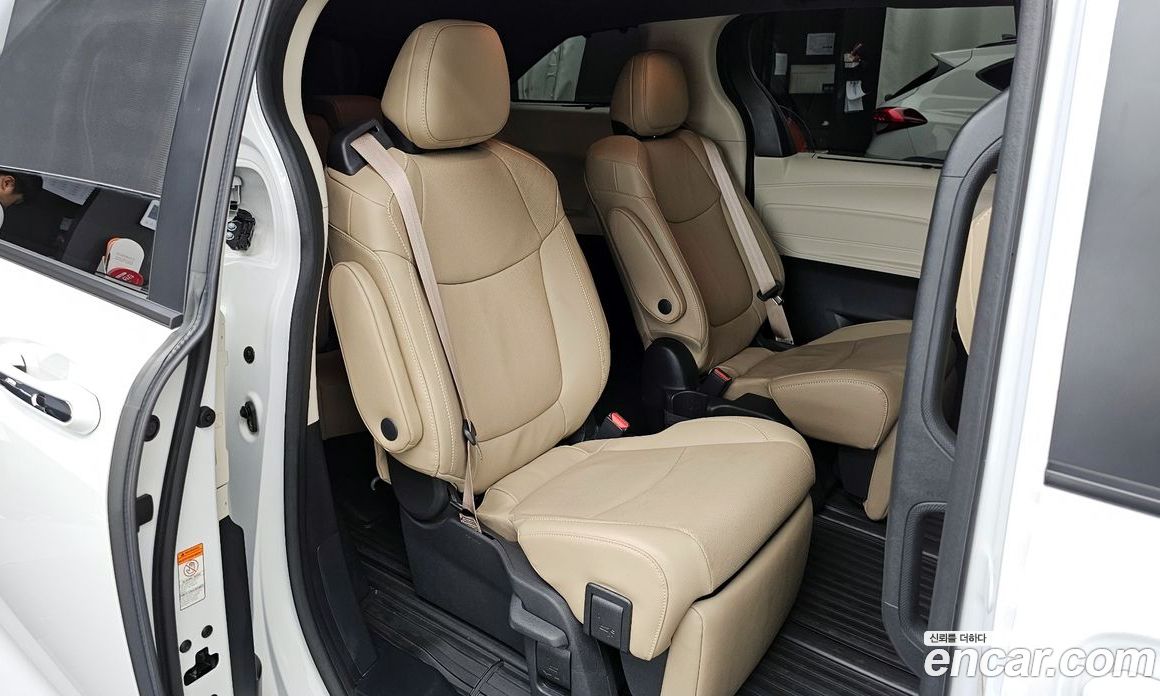 Toyota Sienna 2.5 Hybrid 2WD