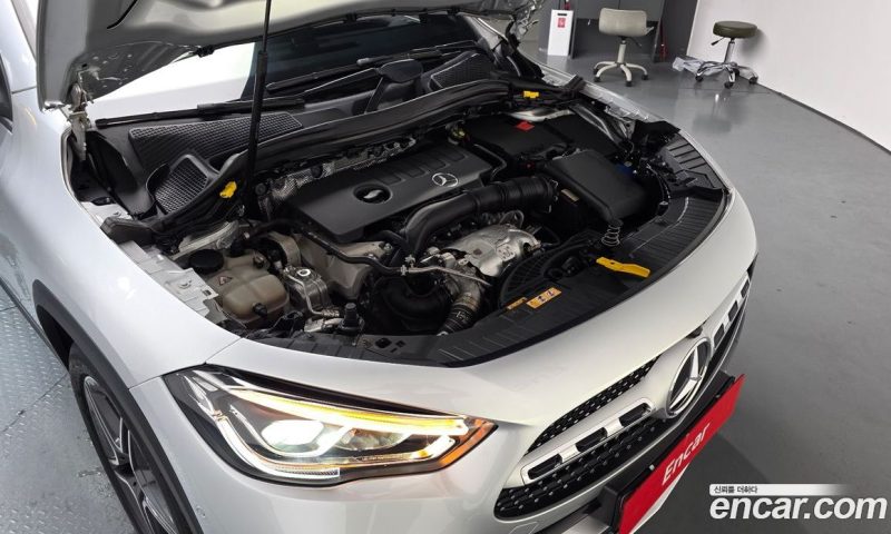 Mercedes Benz GLA-Class GLA250 4MATIC