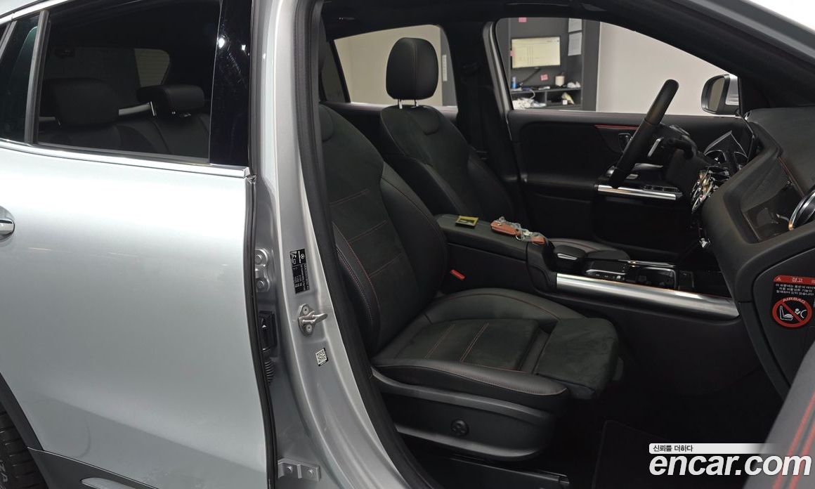 Mercedes Benz GLA-Class GLA250 4MATIC