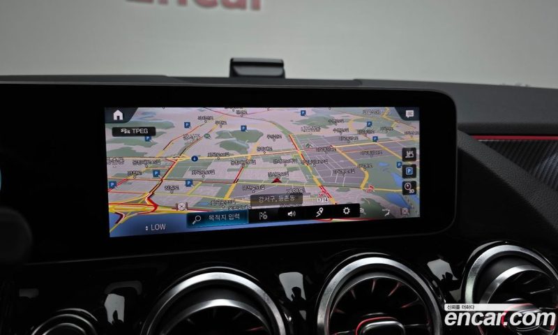 Mercedes Benz GLA-Class GLA250 4MATIC