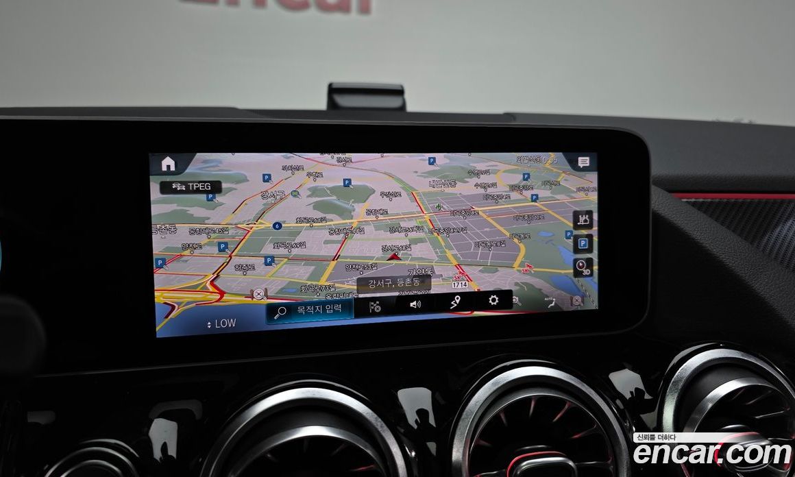 Mercedes Benz GLA-Class GLA250 4MATIC