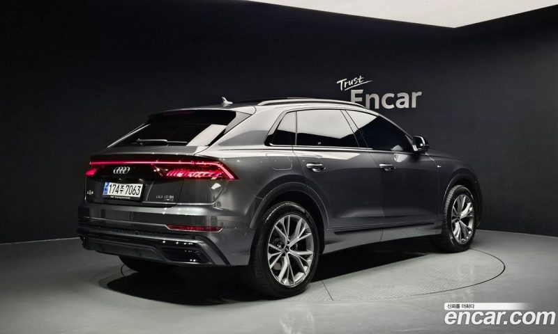 Audi Q8 55 TFSI Quattro Premium