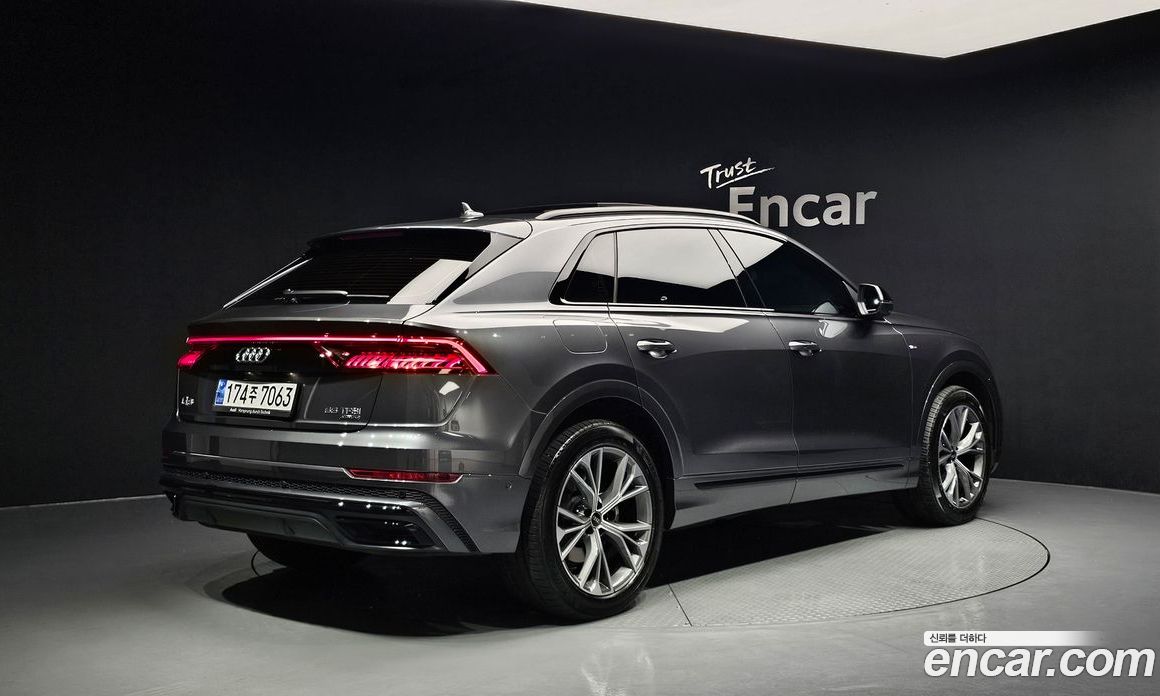 Audi Q8 55 TFSI Quattro Premium