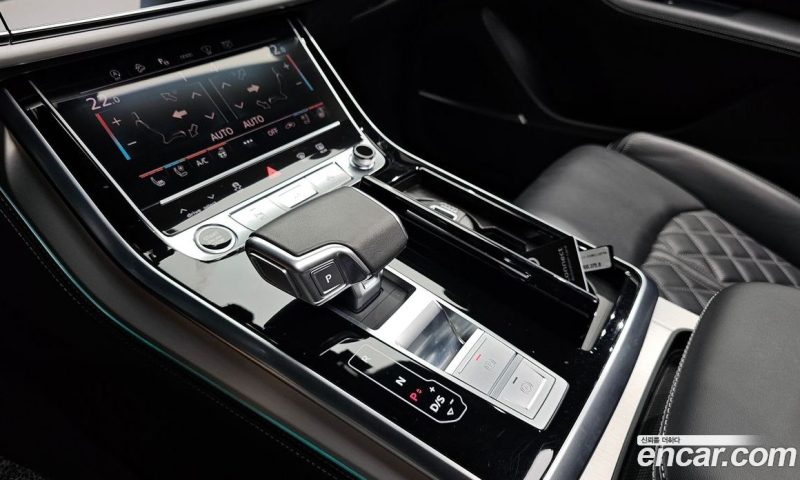 Audi Q8 55 TFSI Quattro Premium