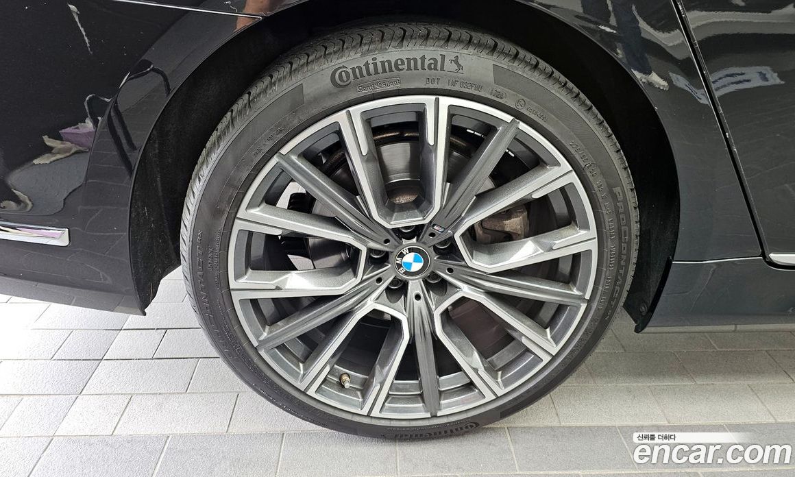 BMW 7-Series 740Li xDrive M Sport Package