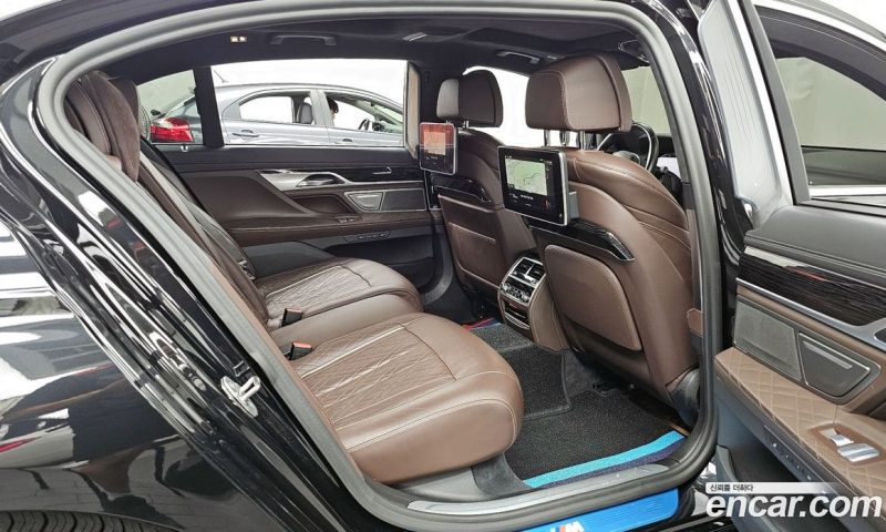 BMW 7-Series 740Li xDrive M Sport Package