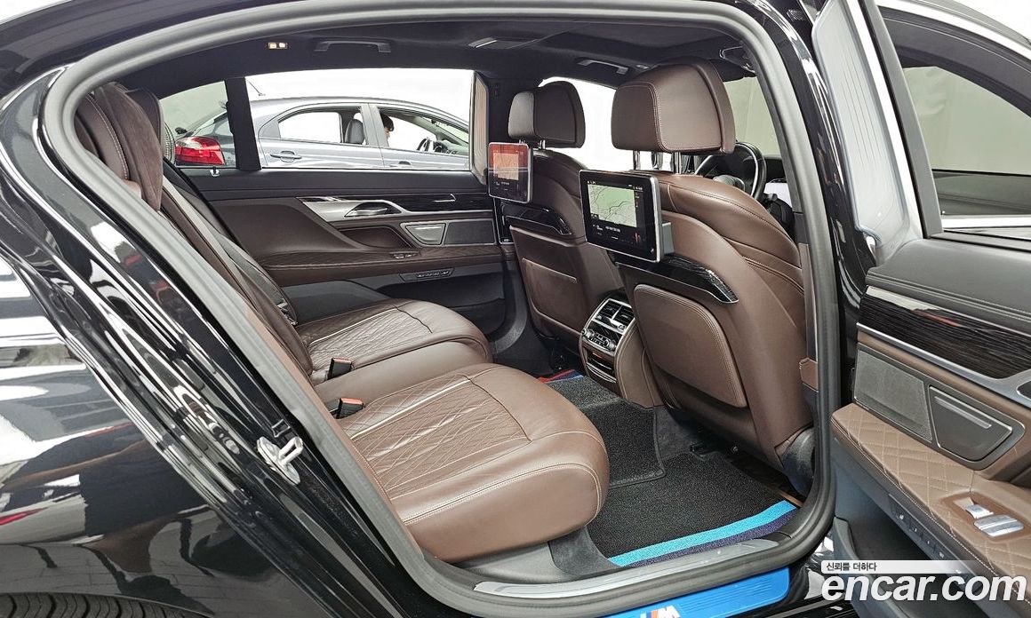 BMW 7-Series 740Li xDrive M Sport Package