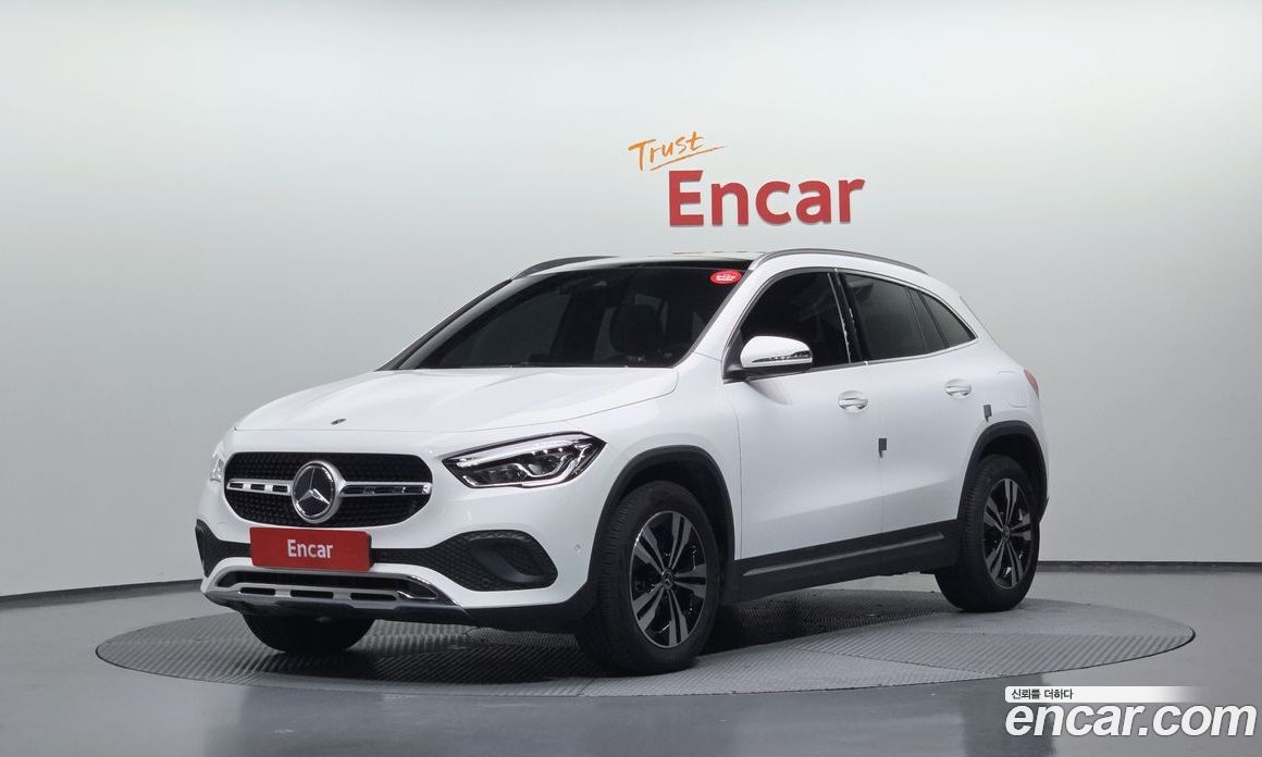 Mercedes Benz GLA-Class GLA220