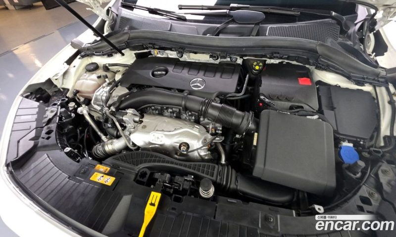Mercedes Benz GLA-Class GLA220