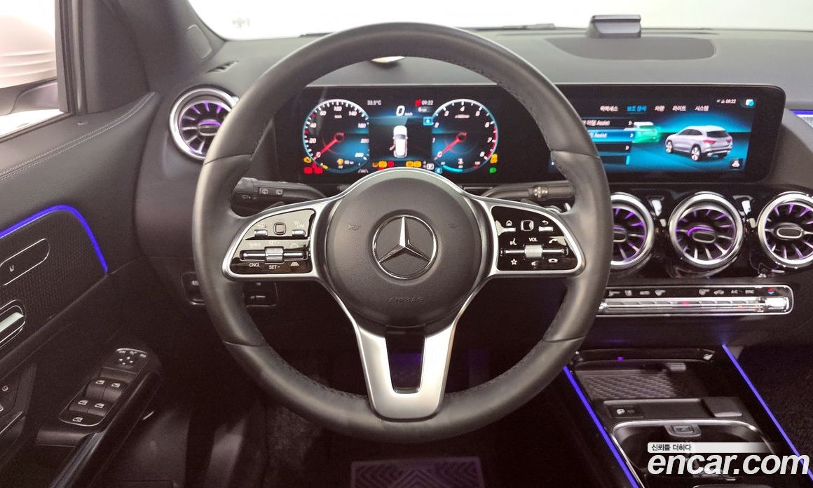 Mercedes Benz GLA-Class GLA220