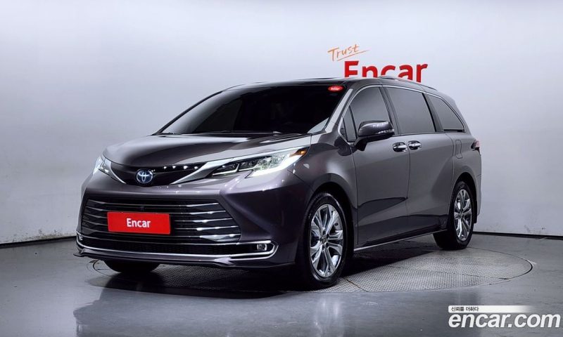Toyota Sienna 2.5 Hybrid 2WD