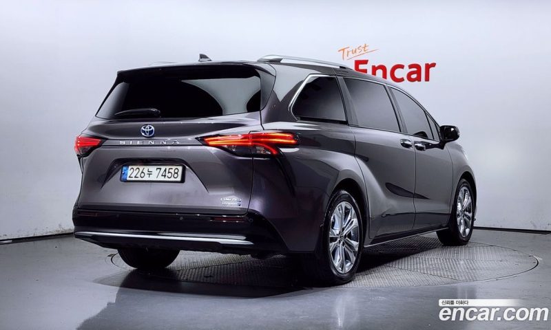 Toyota Sienna 2.5 Hybrid 2WD