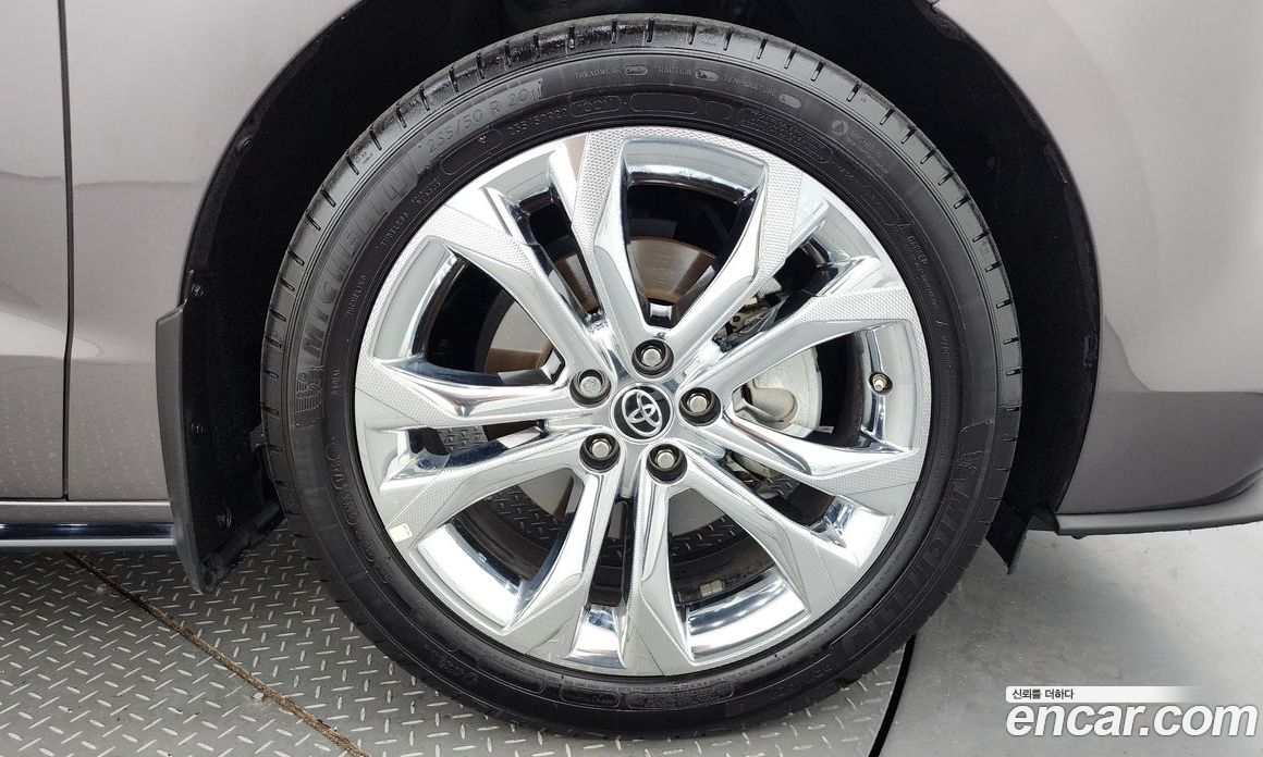 Toyota Sienna 2.5 Hybrid 2WD