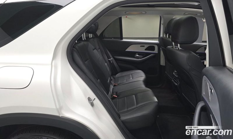 Mercedes Benz GLE-Class GLE300d 4MATIC
