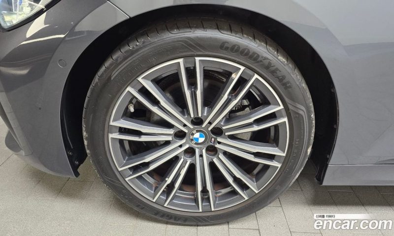 BMW 3-Series i320 M Sport