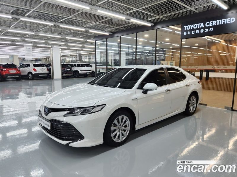 Toyota Camry 2.5 LE Hybrid