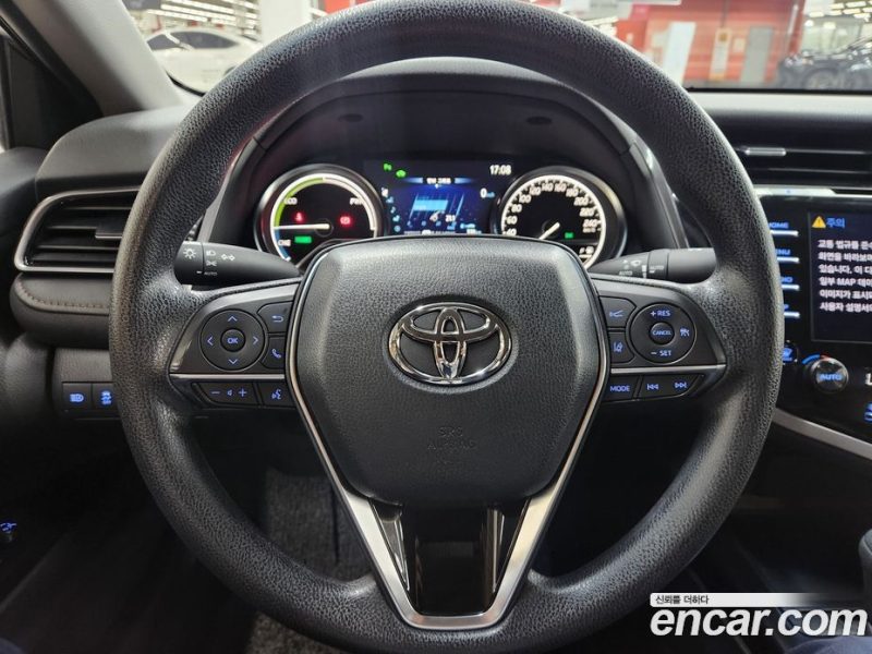 Toyota Camry 2.5 LE Hybrid