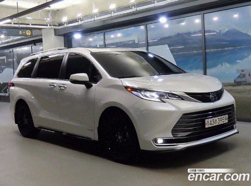 Toyota Sienna 2.5 Hybrid 2WD