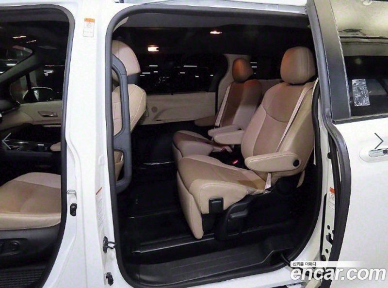 Toyota Sienna 2.5 Hybrid 2WD