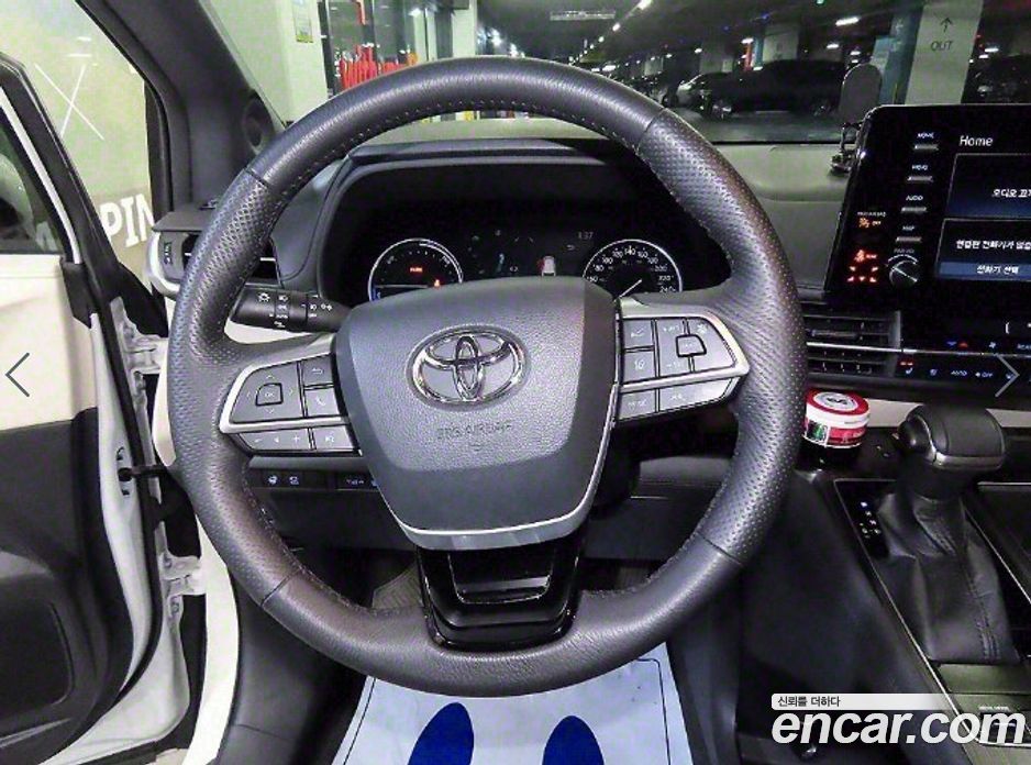 Toyota Sienna 2.5 Hybrid 2WD