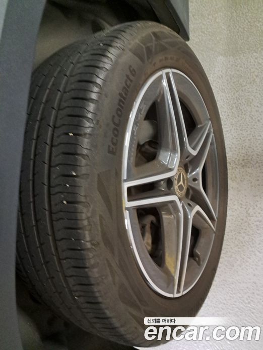 Mercedes Benz GLA-Class GLA250 4MATIC