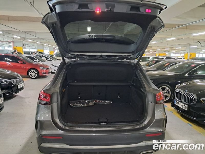 Mercedes Benz GLA-Class GLA250 4MATIC