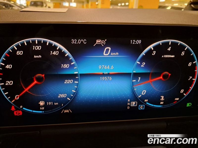 Mercedes Benz GLA-Class GLA250 4MATIC