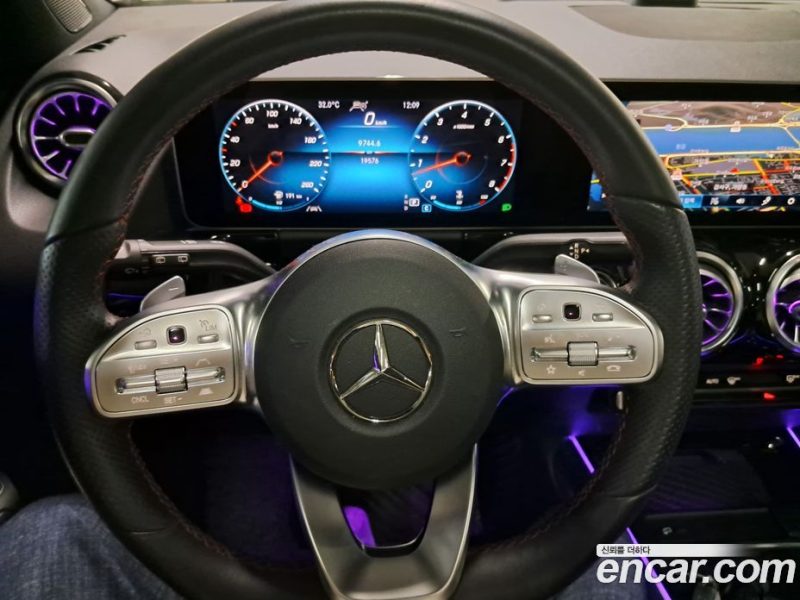 Mercedes Benz GLA-Class GLA250 4MATIC