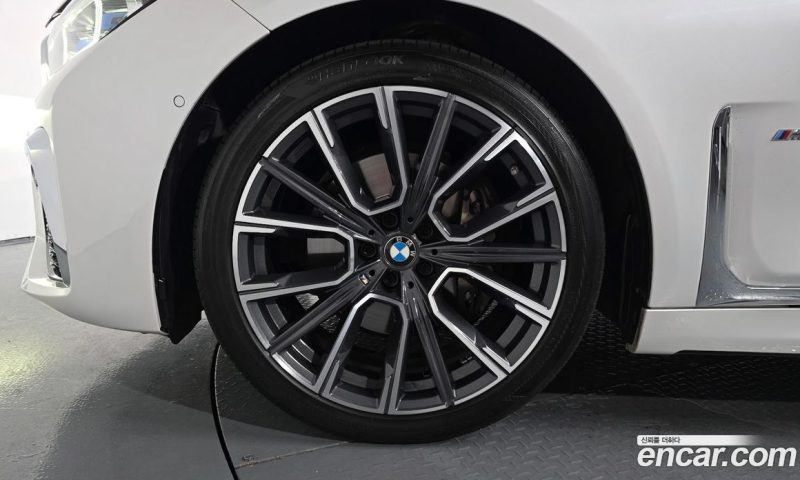 BMW 7-Series 740Li xDrive M Sport Package