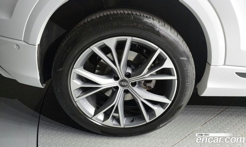 Audi Q8 55 TFSI Quattro Premium