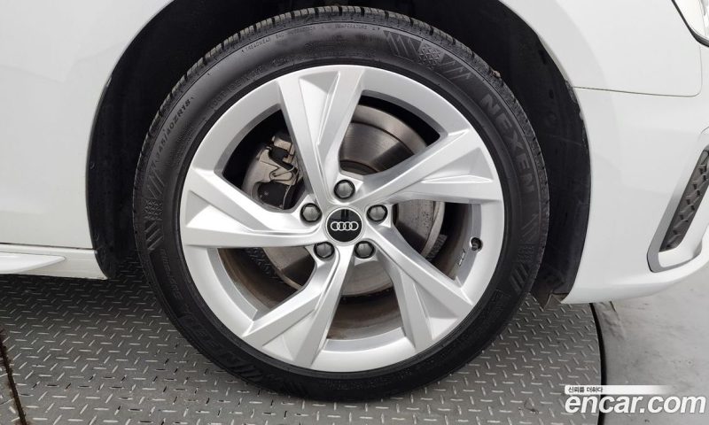 Audi A4 40 TFSI Premium