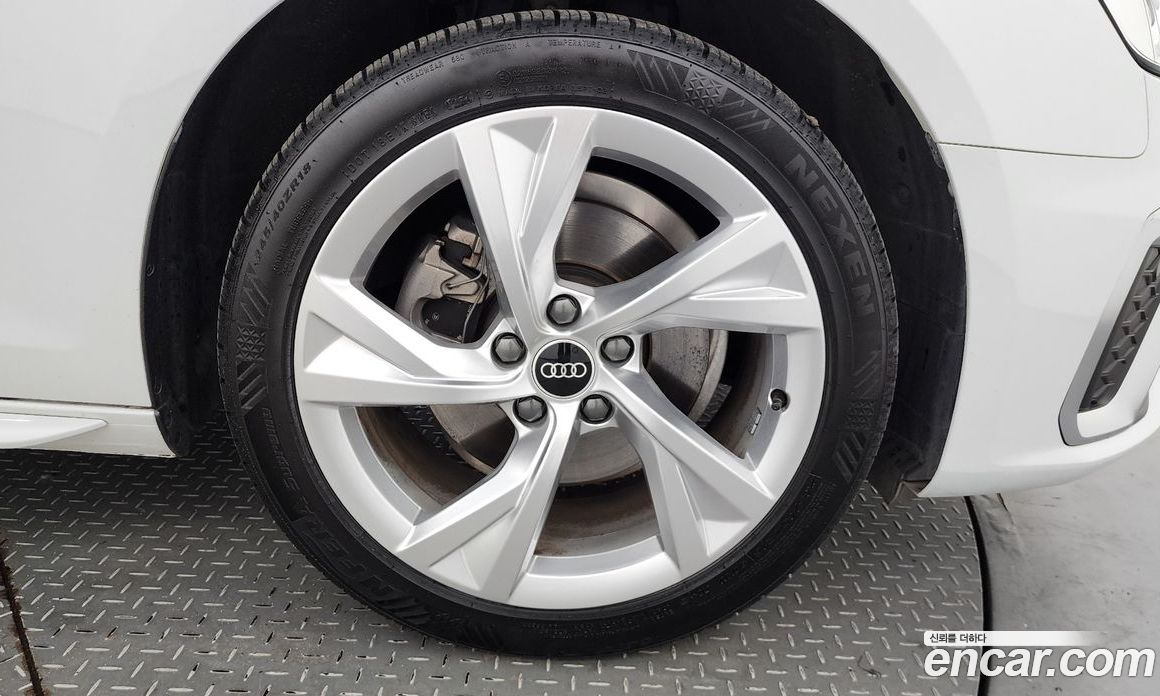 Audi A4 40 TFSI Premium