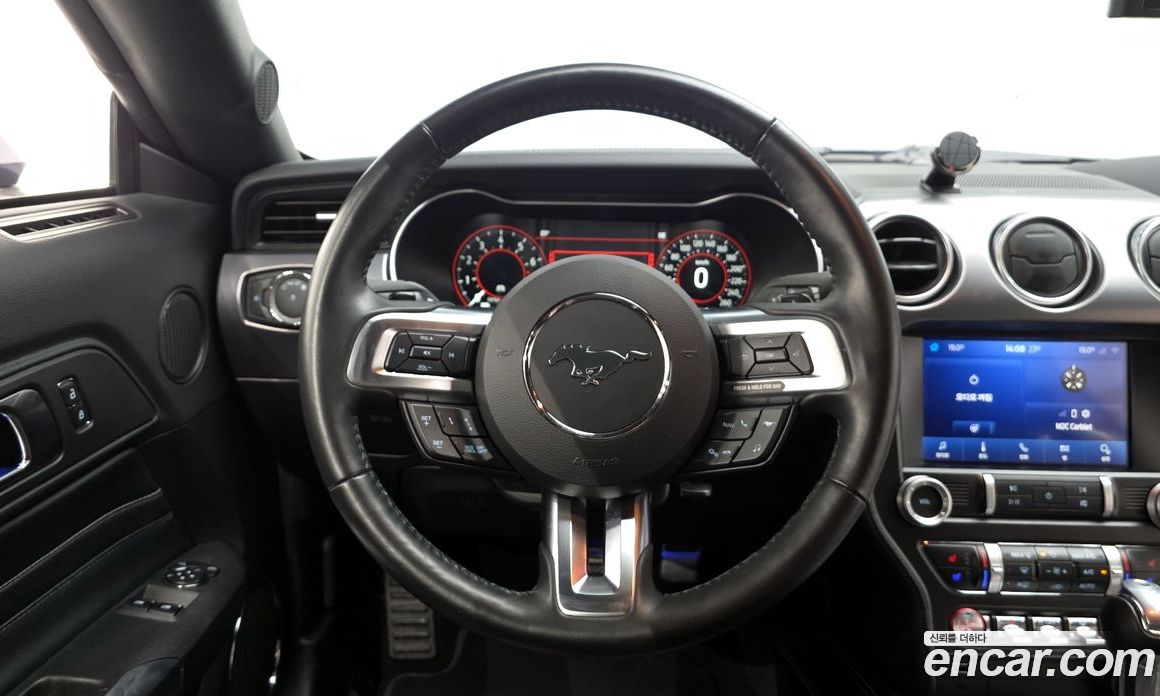 Ford Mustang Coupe