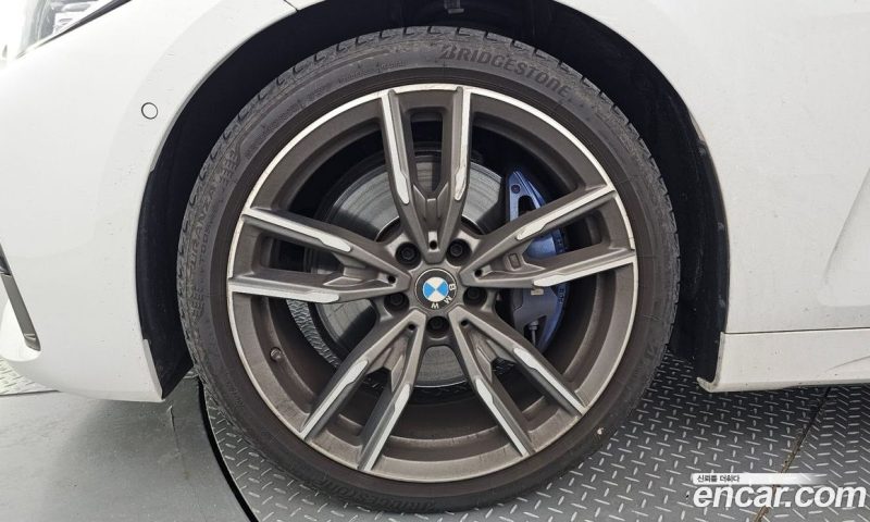 BMW 4-Series M440i xDrive Coupe
