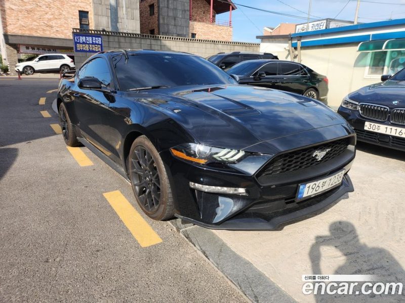 Ford Mustang Coupe