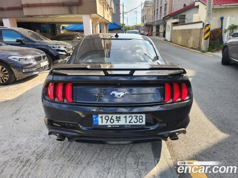 Ford Mustang Coupe