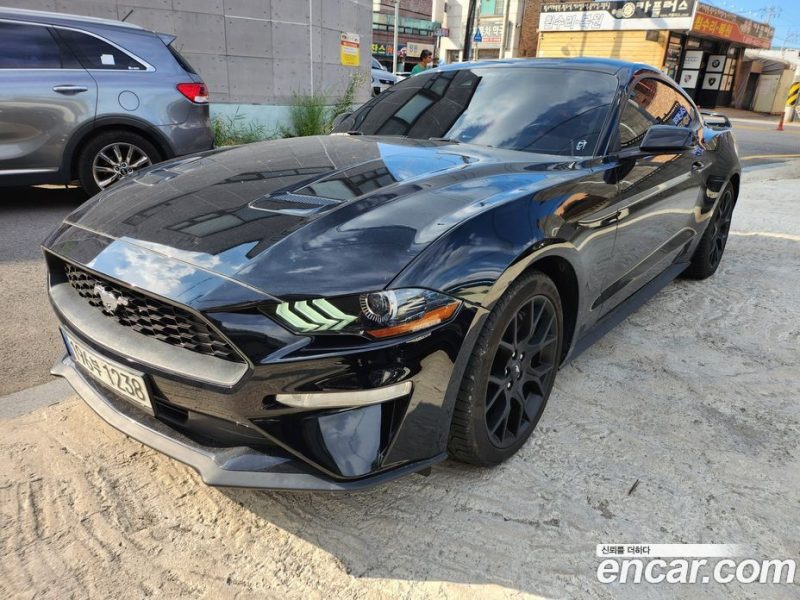 Ford Mustang Coupe