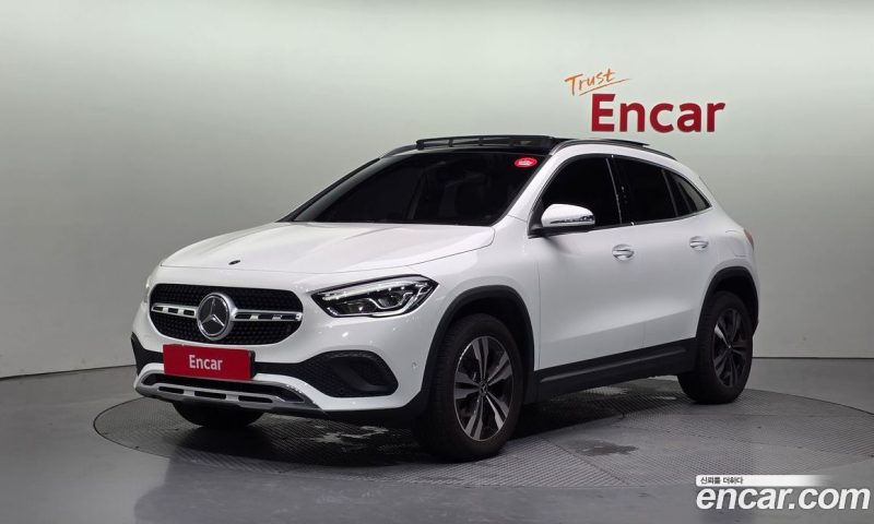 Mercedes Benz GLA-Class GLA220