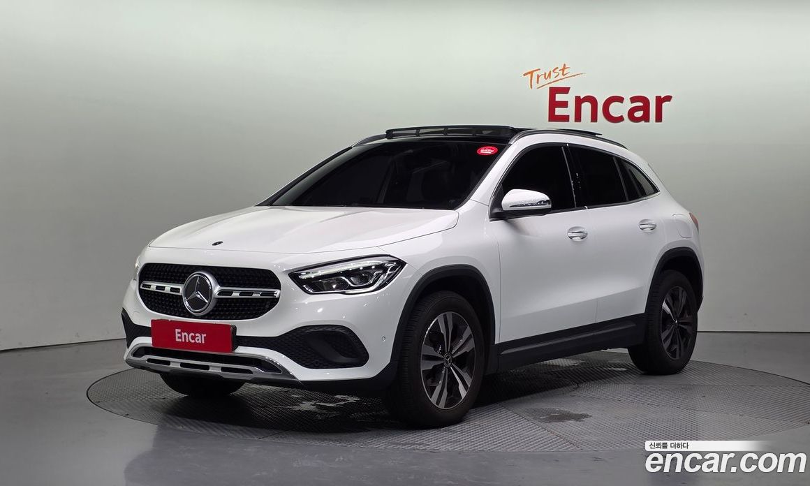 Mercedes Benz GLA-Class GLA220