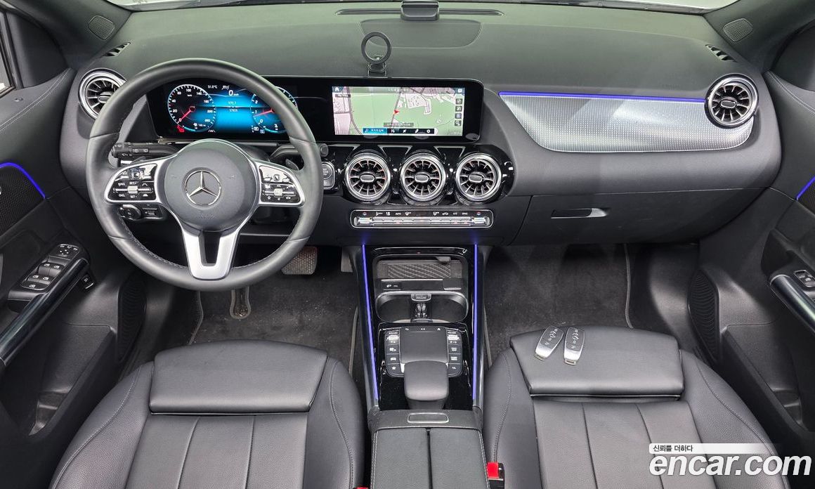Mercedes Benz GLA-Class GLA220