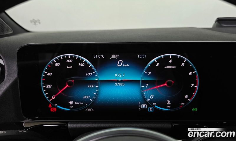 Mercedes Benz GLA-Class GLA220