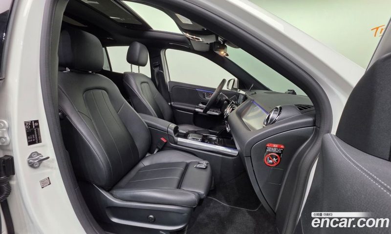 Mercedes Benz GLA-Class GLA220