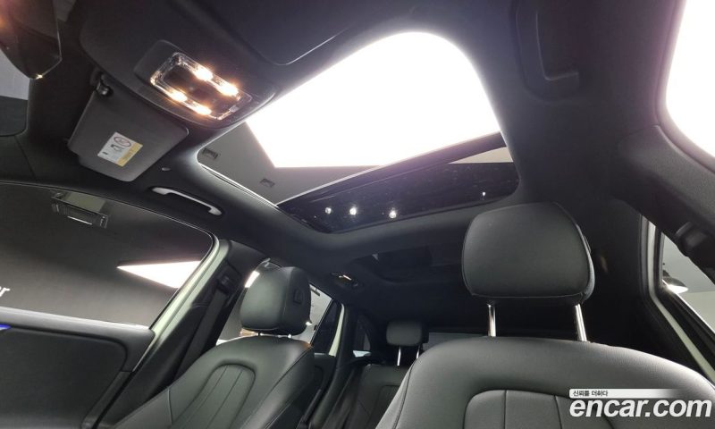 Mercedes Benz GLA-Class GLA220