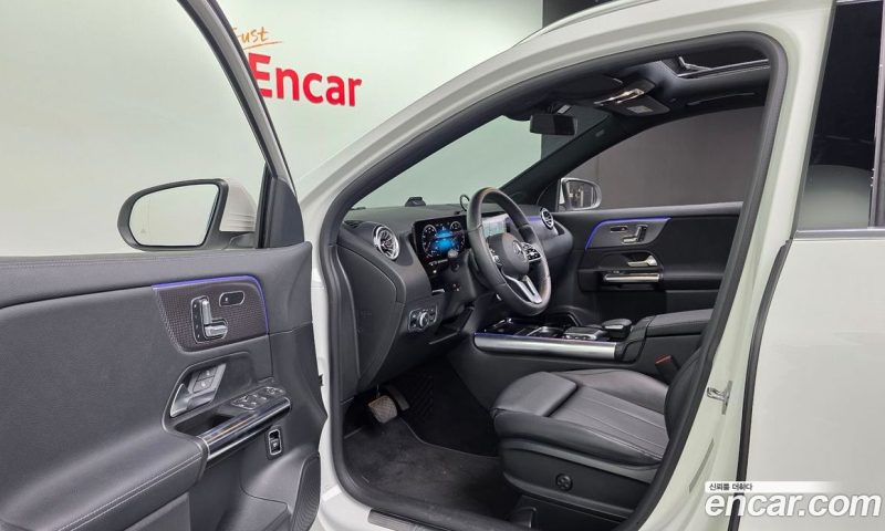 Mercedes Benz GLA-Class GLA220